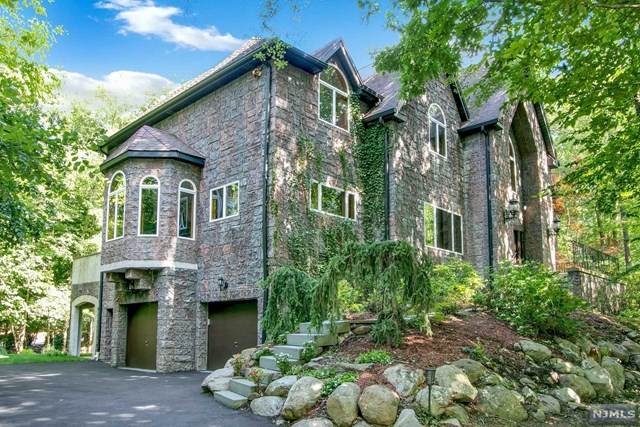 21 Surrey Lane - Photo 1
