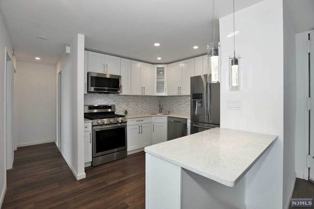 555 North Avenue - Photo 1