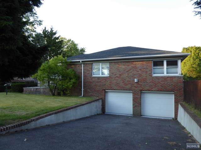 1002 Harvard Place - Photo 1