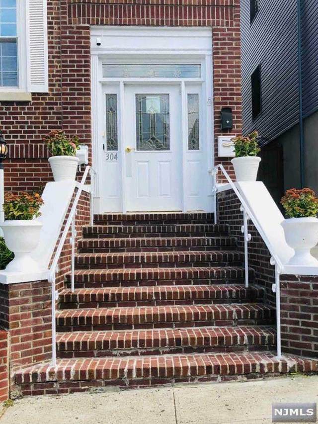 304 Fulton Avenue - Photo 1