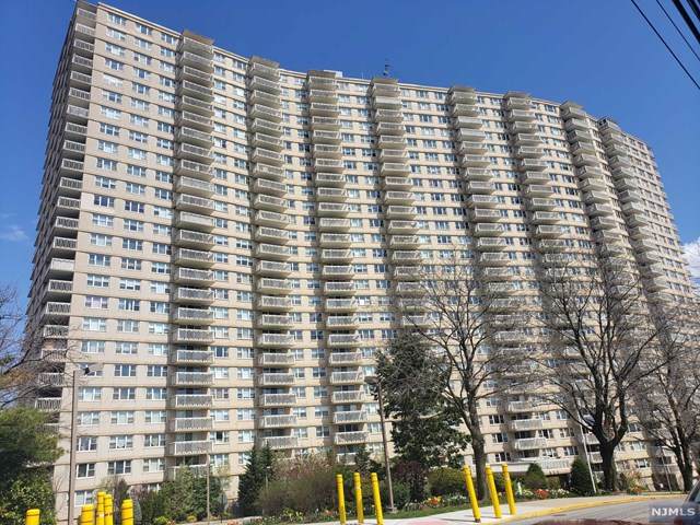 555 North Avenue - Photo 1