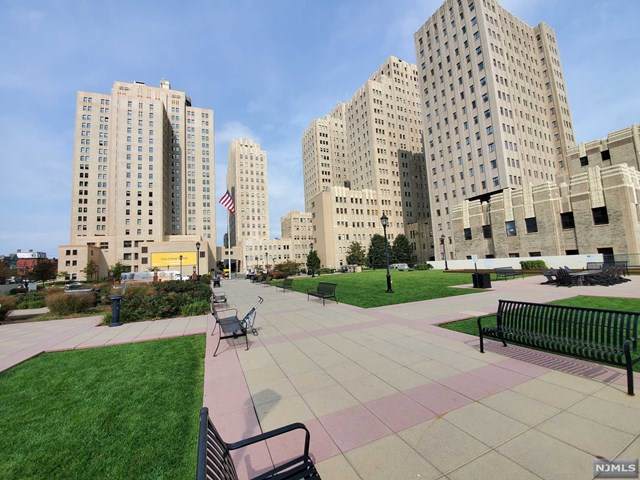4 Beacon Way - Photo 1