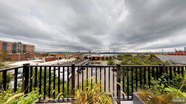 63 Edgewater Place - Photo 1
