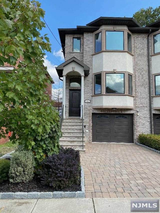 223 Lawton Avenue - Photo 1