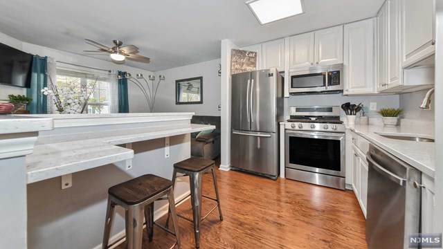 306 Cambridge Drive - Photo 1