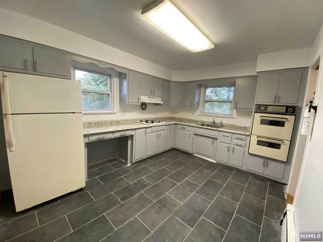 581 Carpenter Place - Photo 1