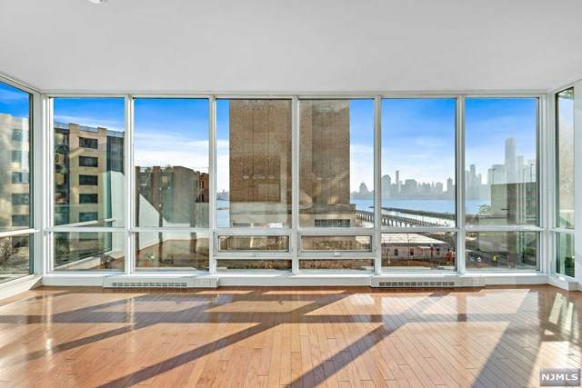 20 Newport Parkway - Photo 1