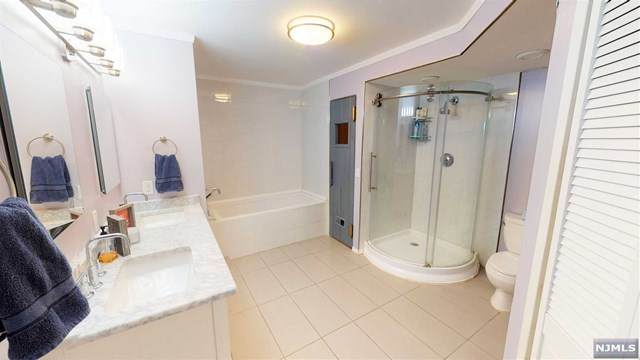 117 Harmon Cove Tower - Photo 1