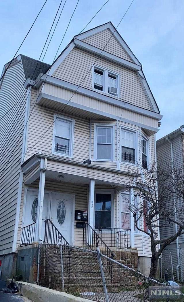 882 17th Street - Photo 1