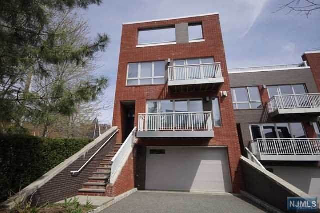 1 Vela Way - Photo 1