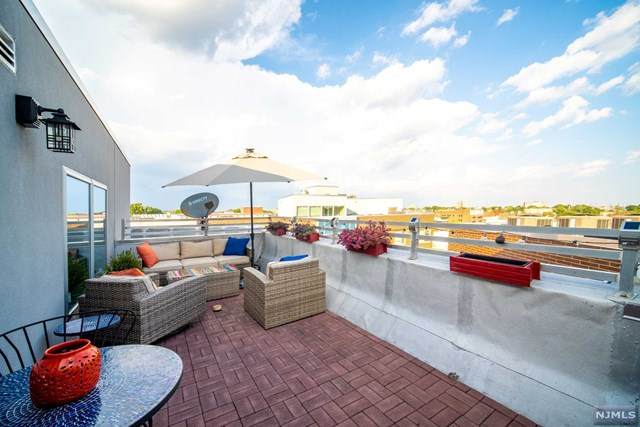 52 Lincoln Avenue - Photo 1