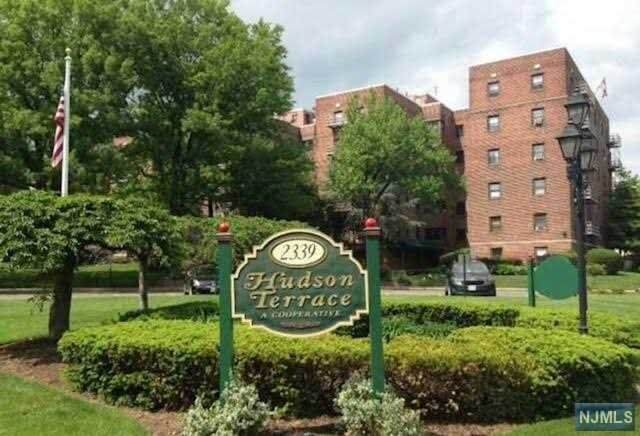 2329 Hudson Terrace - Photo 1
