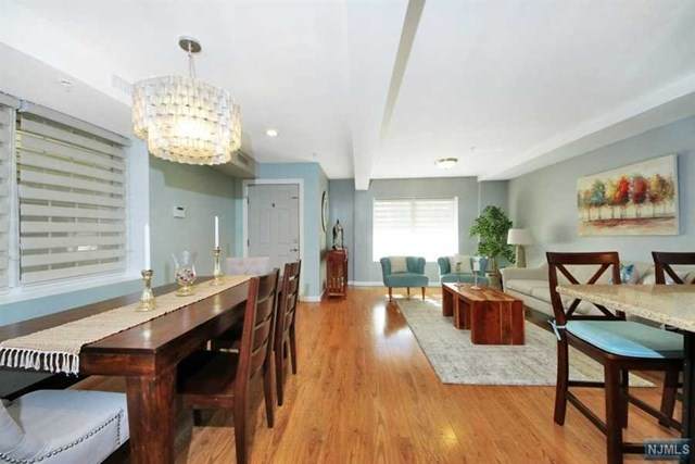 512 17th Street - Photo 1