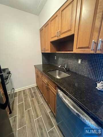 515 Anderson Avenue - Photo 1