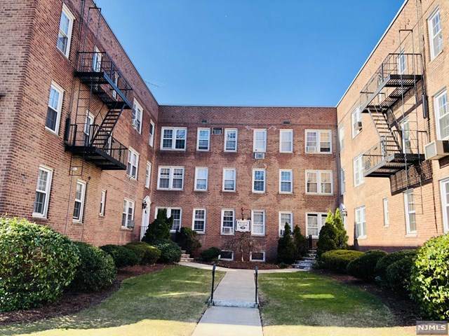 126 Hackett Place - Photo 1