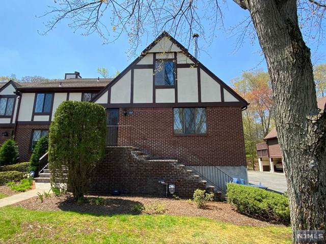 102 Holiday Lane - Photo 1