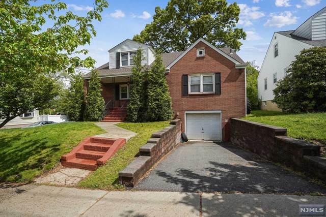 424-426 Greylock Parkway - Photo 1