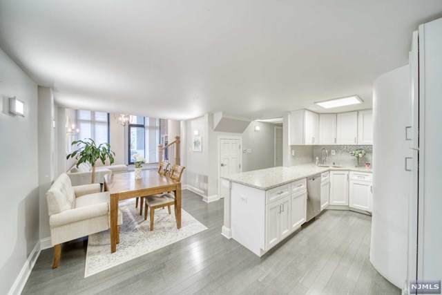 205 10th Street - Photo 1