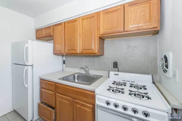 325 Grantwood Boulevard - Photo 1
