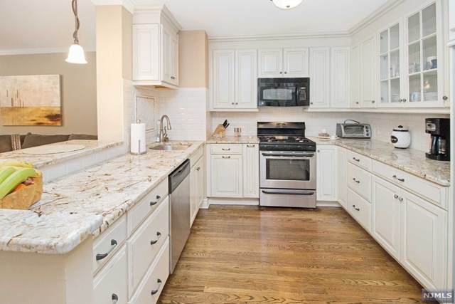 109 Grand Avenue - Photo 1