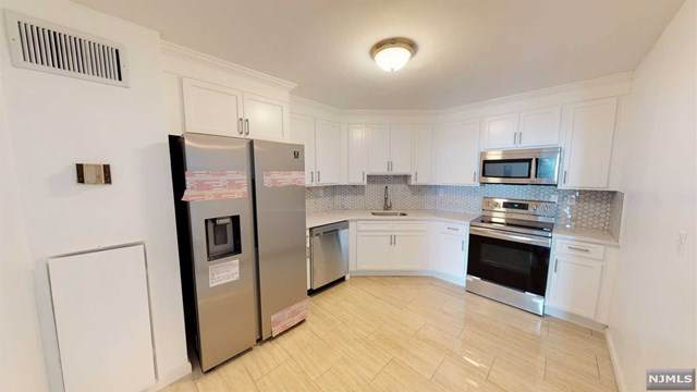 1402 Harmon Cove Tower - Photo 1