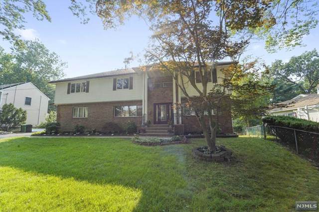 293 Oakwood Drive - Photo 1