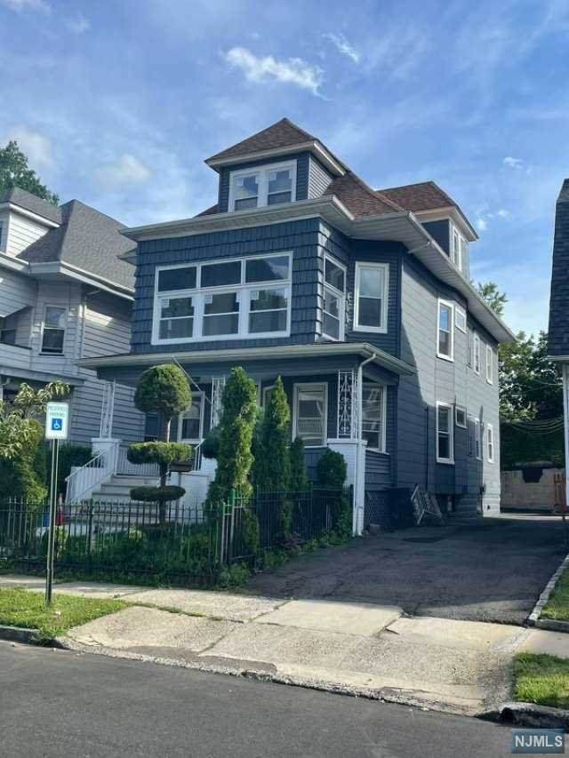 15 Wayne Avenue - Photo 1