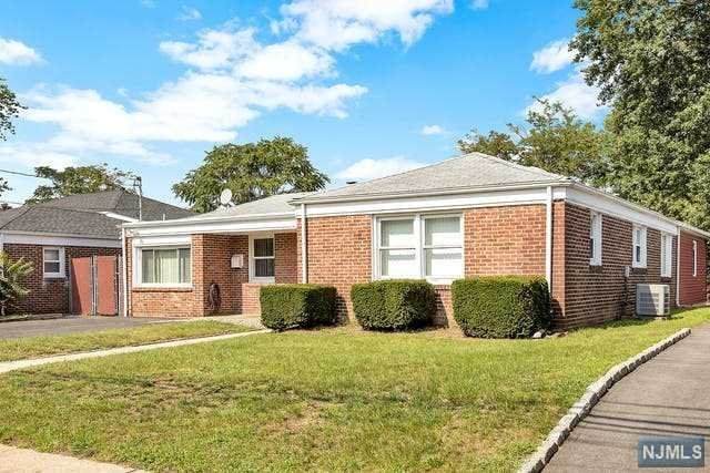 219 Court Avenue - Photo 1