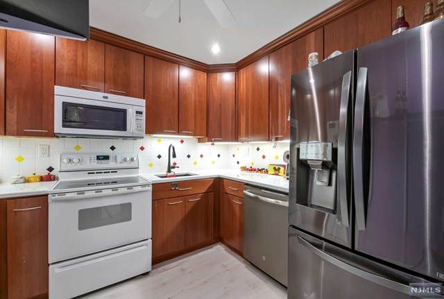 10 Orchard Street - Photo 1
