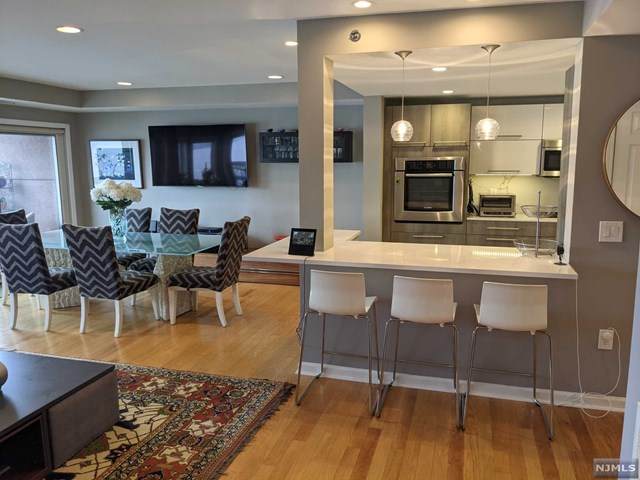 303 Jefferson Court - Photo 1
