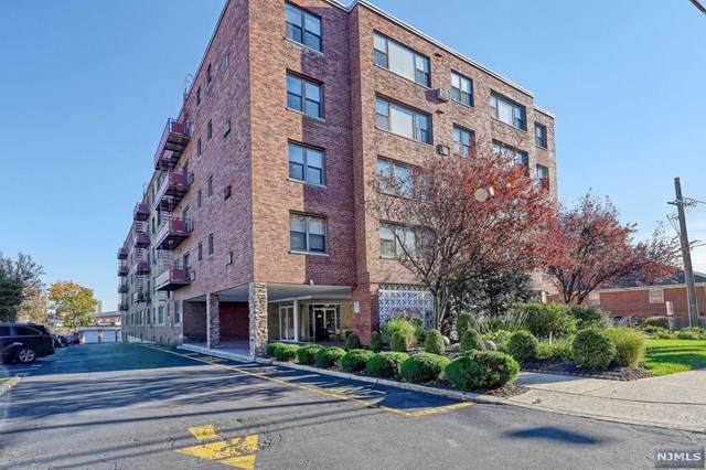 275 Hoym Street - Photo 1