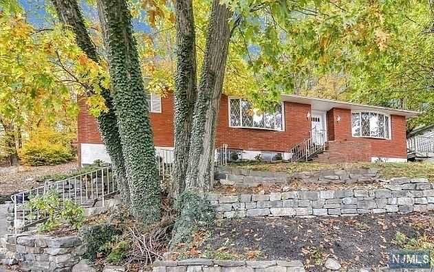 380 High Crest Drive - Photo 1