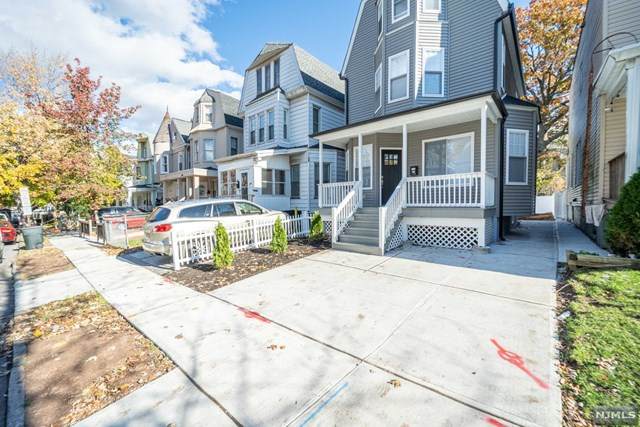 82 16th Street - Photo 1