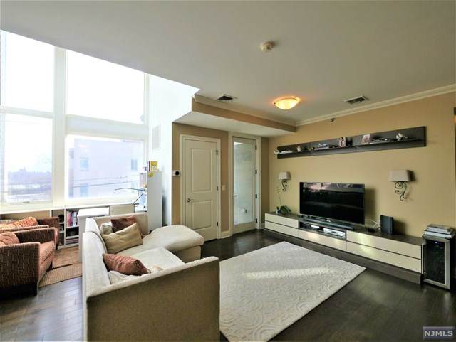 255 Laird Avenue - Photo 1