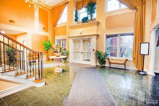 80 Ridgewood Road - Photo 1