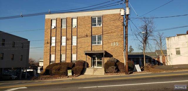 135 Fort Lee Road - Photo 1
