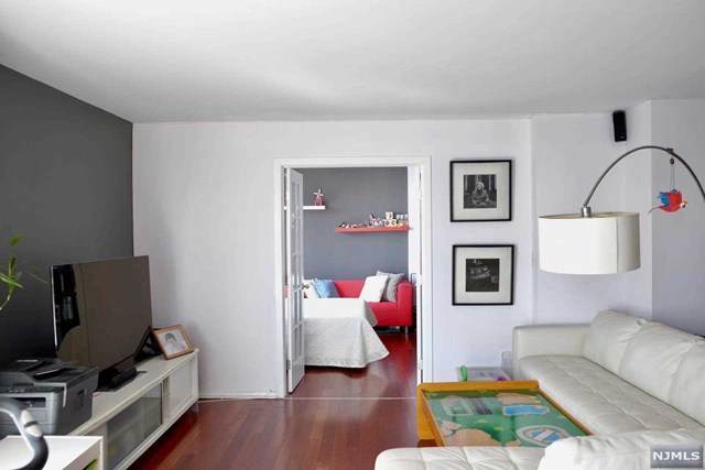 2132 Harmon Cove Tower - Photo 1