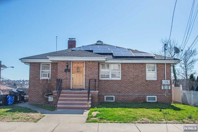 154 Farnham Avenue - Photo 1