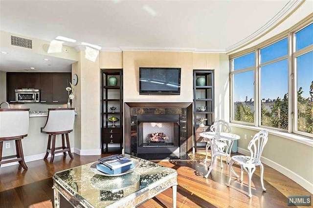 8100 River Road - Photo 1