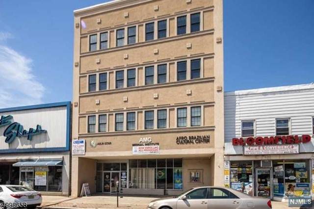 554 Bloomfield Avenue - Photo 1