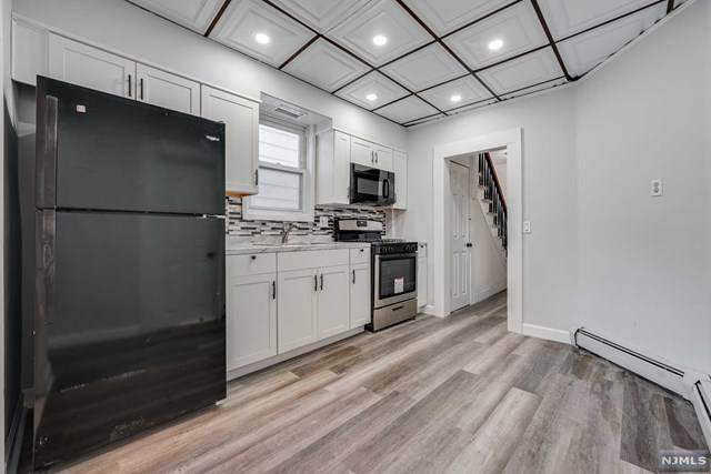 323 Boulevard - Photo 1