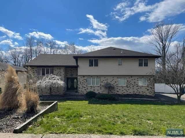 69 Colonial Road - Photo 1