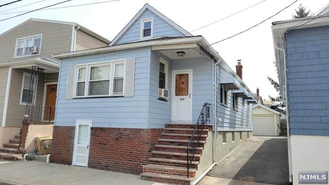 120 Gold Street - Photo 1