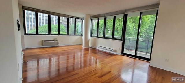 100 Carlyle Drive - Photo 1