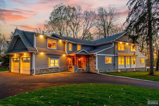 38 Circle Avenue - Photo 1