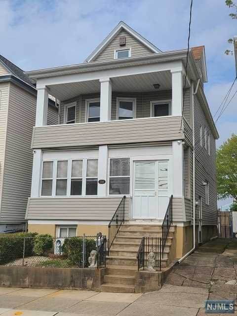 206 Cambridge Avenue - Photo 1