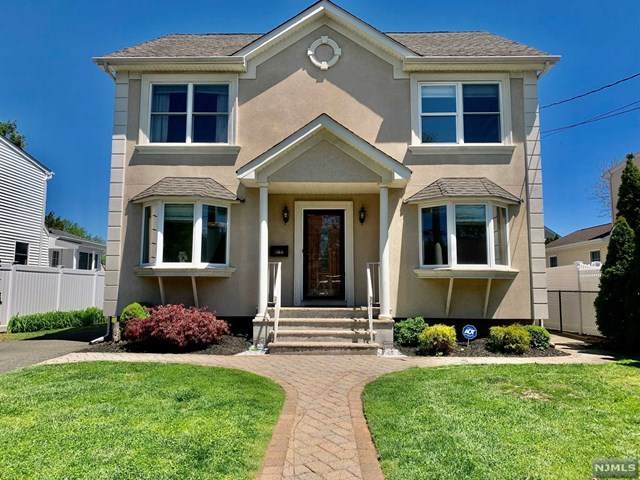 588 Oak Avenue - Photo 1