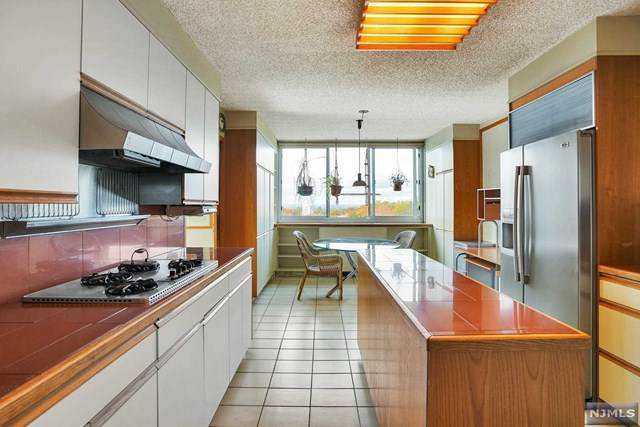 2150 Center Avenue - Photo 1