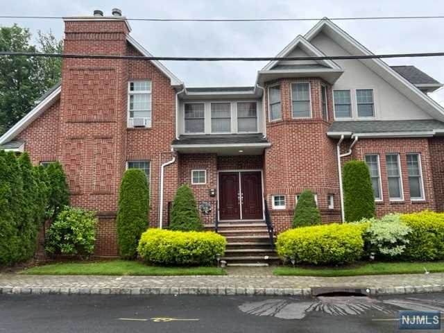 452 Catherine Street - Photo 1