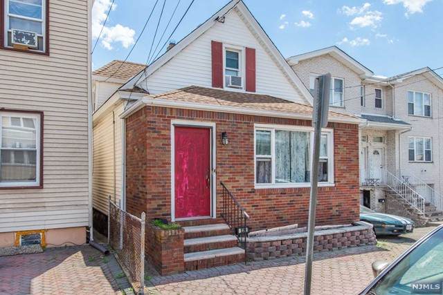226 5th Street - Photo 1